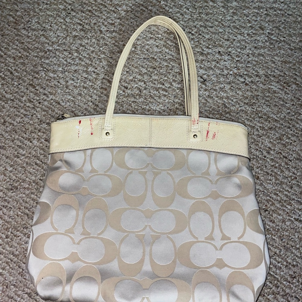 Coach Bag - Picture 2 of 4